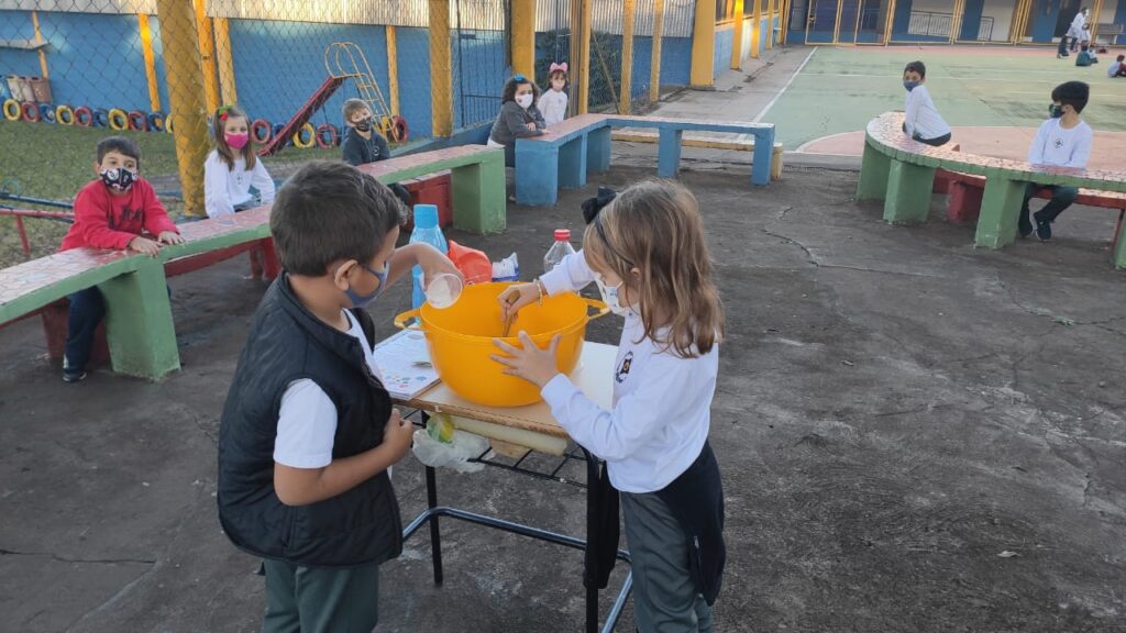 Confecção de um material escolar - 2021 11